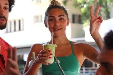 שומרת על הגזרה: מאיה קיי מתפנקת