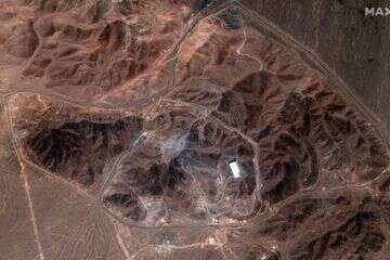 תמונות לווין חדשות חושפות: האיראנים מנסים להיכנס למתקן הגרעין בפורדו
, רויטרס