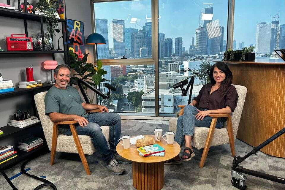 לייזה פנאלים מתארחת ב-"חיים כסטארט אפ" , וידאו האב- ישראל היום