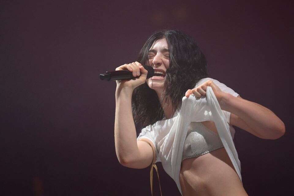 לורד בהופעה , רויטרס