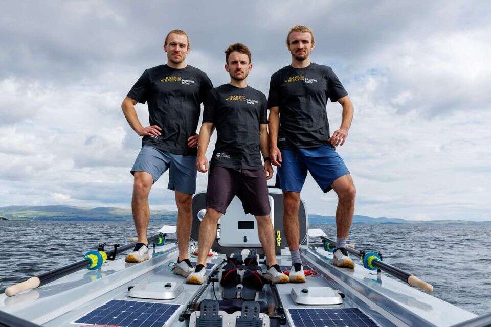 האחים מקלין על הסירה שלהם , The Maclean Brothers