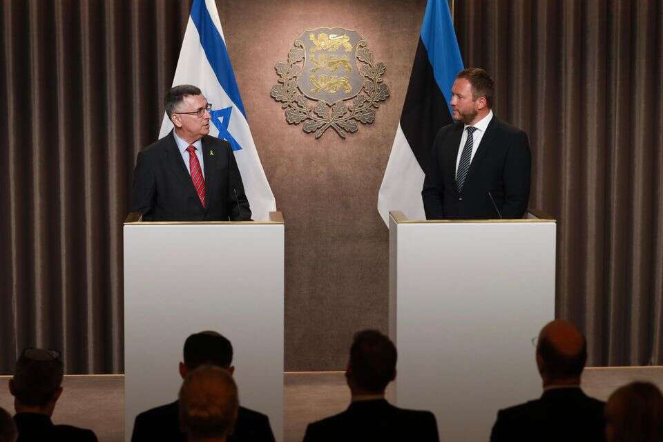 שר החוץ גדעון סער הודיע על פתיחת שגרירות ישראלית באסטוניה , שלו מן