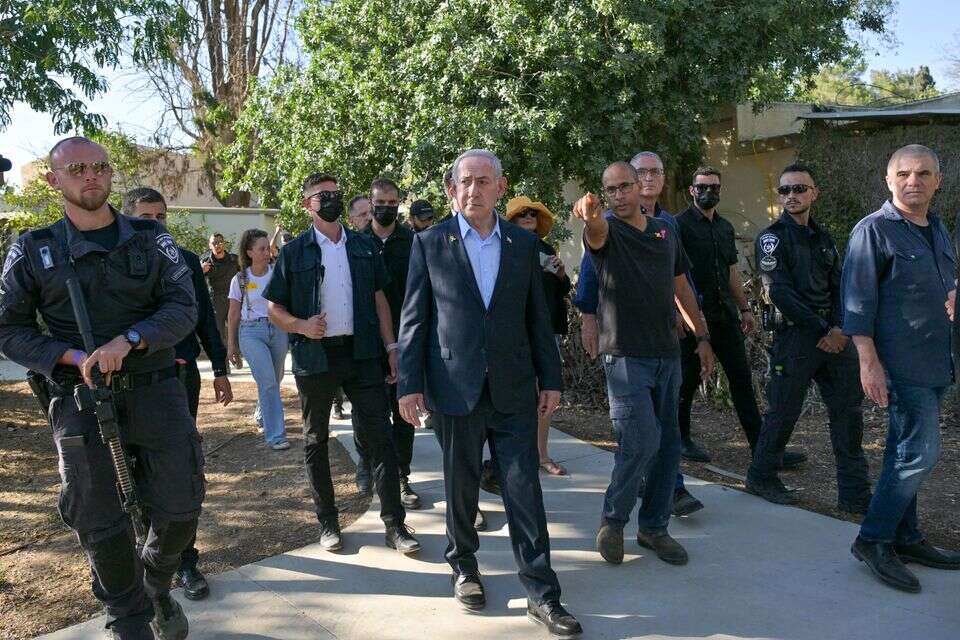 ראש הממשלה בנימין נתניהו ורעייתו שרה נתניהו בביקור בקיבוץ ניר עוז , קובי גדעון/ לע״מ
