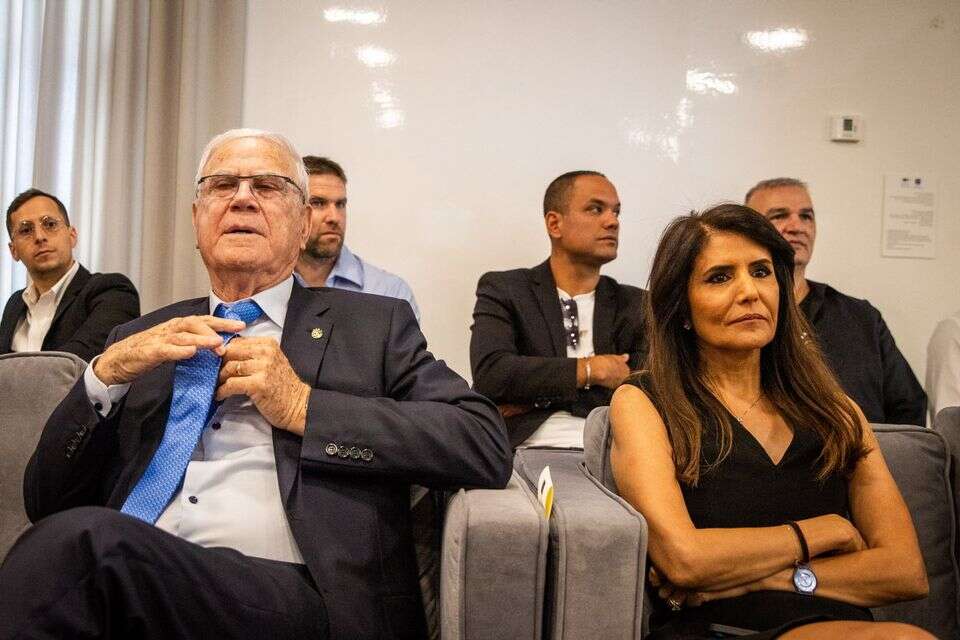אלונה ברקת ויעקב שחר , אורן בן חקון