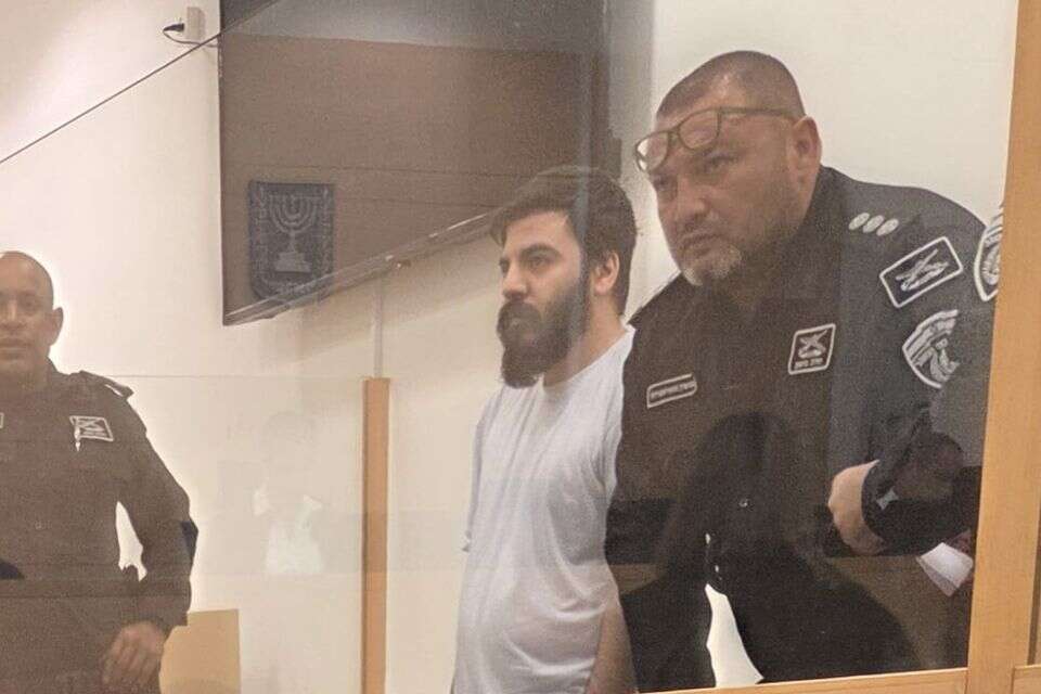 ישראל חקאק בבית המשפט , ירון דורון