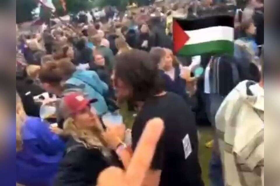 תקיפת עיתונאי דני-ישראלי בפסטיבל מוזיקה , ללא