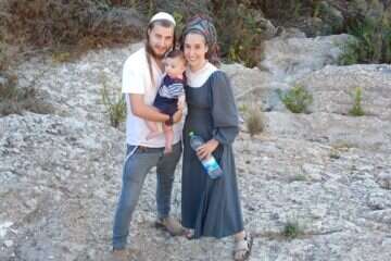 ההורים לתינוק שביקשו לערוך ברית בקבר יוסף , באדיבות המצולמים