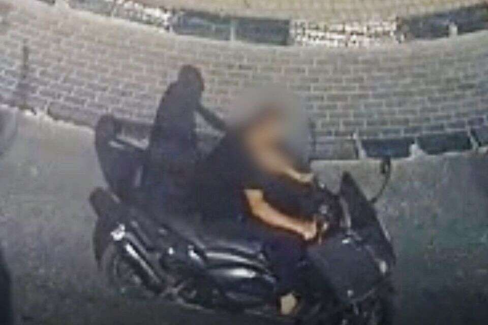 תושב שעב נוהג בפראות ללא קסדה , דוברות המשטרה