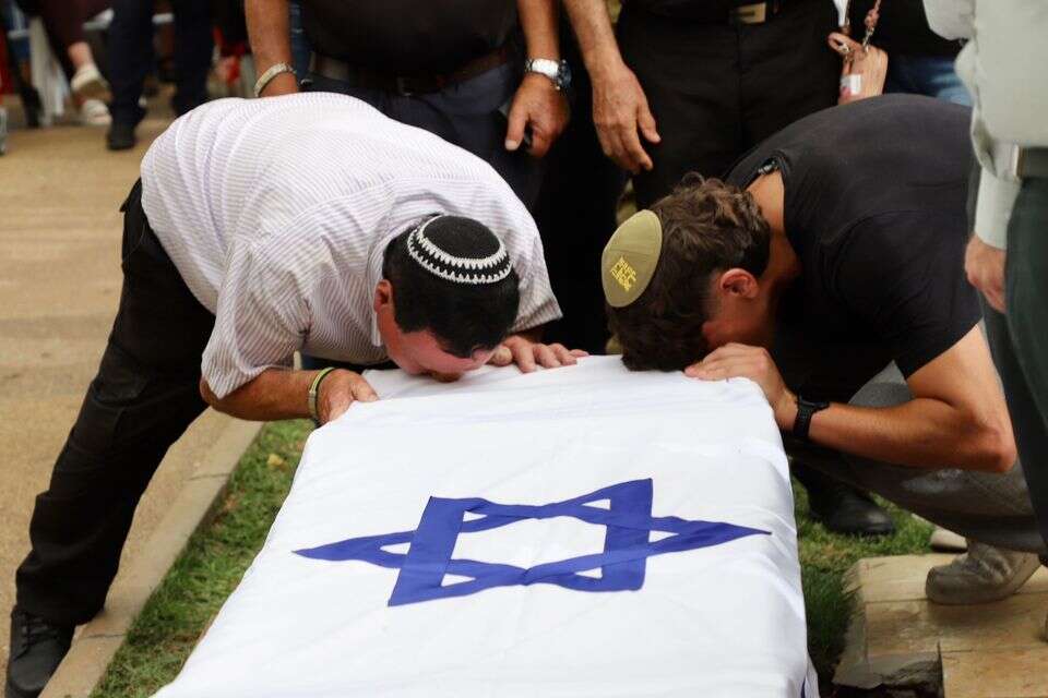 הלוויה של בנימין אסולין , הרצי שפירא
