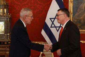 שר החוץ גדעון סער נפגש נשיא אוסטריה אלכסנדר ואן דר בלן
, שלו מן