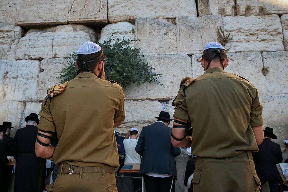 י"ז בתמוז , אורן בן חקון