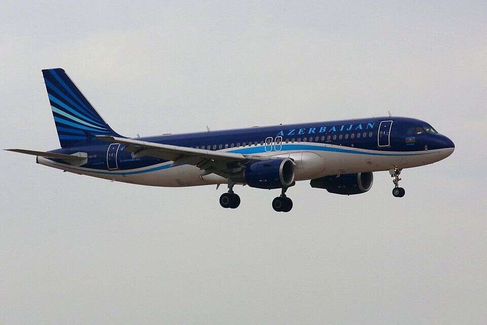 AZAL - רכישת כרטיס לא מבטיחה מקום במטוס , קוקו