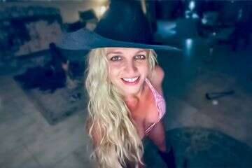 בריטני ספירס חושפת: "אימצתי ילדה" - מה האמת?