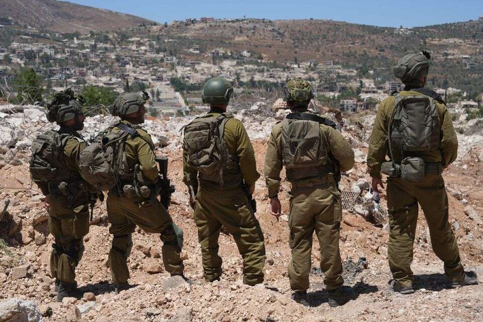 המג"דים של חטיבה 9 על רקע כפר כילא , אייל מרגולין 