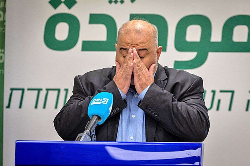 מנסור עבאס , אורן בן חקון