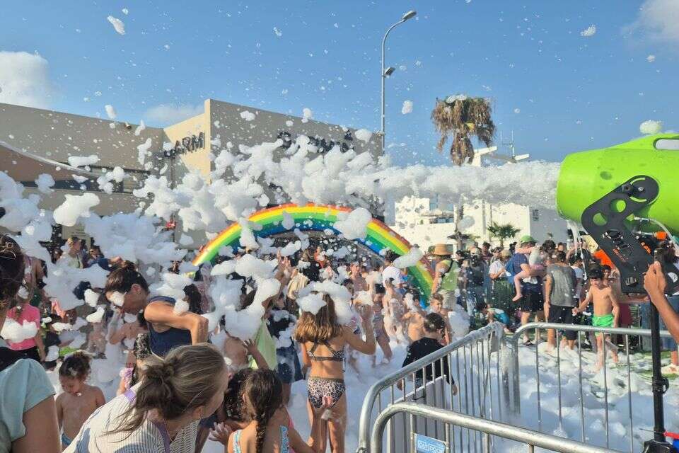 מסיבת קצף ומים בנמל תל אביב ,