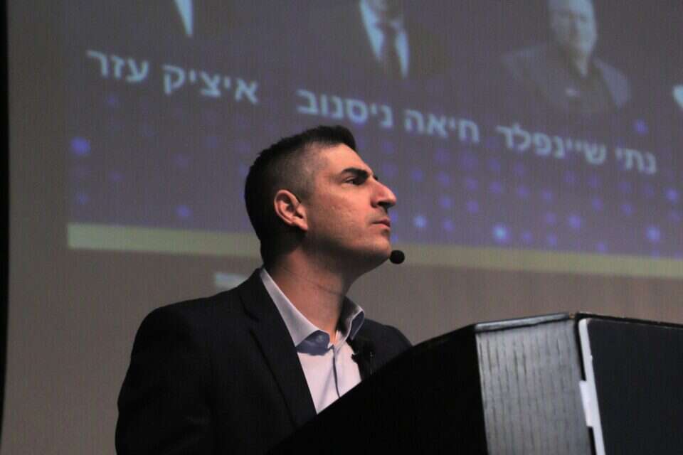 שי דרזי (צלם יוסי ישראל) ,