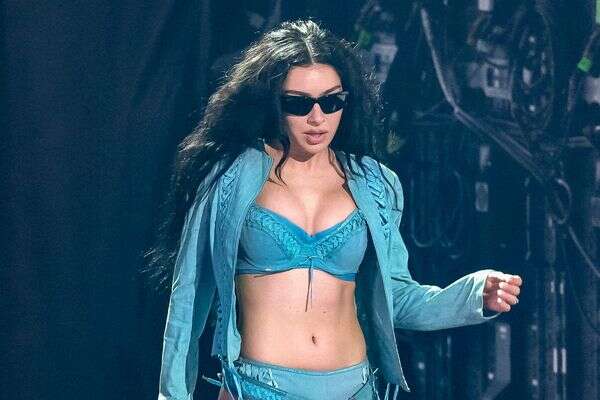 צ'ארלי XCX בטקס הגראמי 2025 , AP Photo/Chris Pizzello