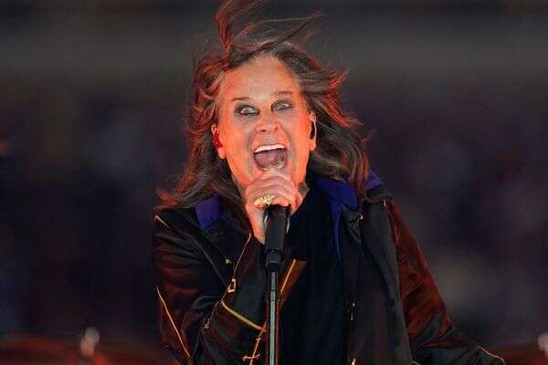 אוזי אוסבורן בהופעה , אי.פי