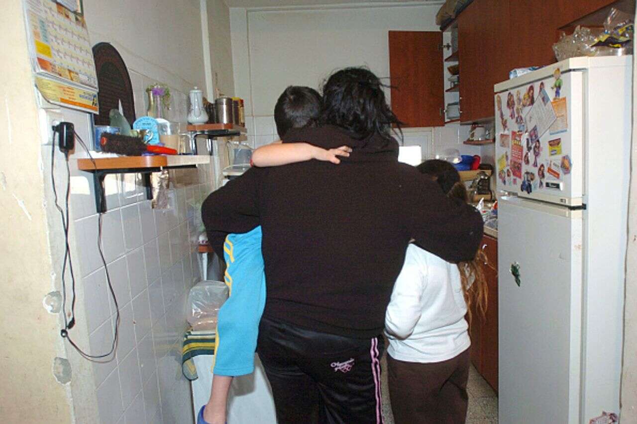 Under fire: The Executing Agency's tribute to the single mother