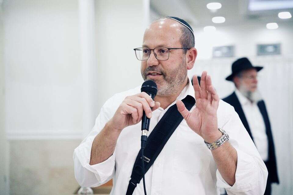צביקה מור, אביו של החטוף איתן מור. קיבל מסר מצמרר מבנו , מאיר זלזניק