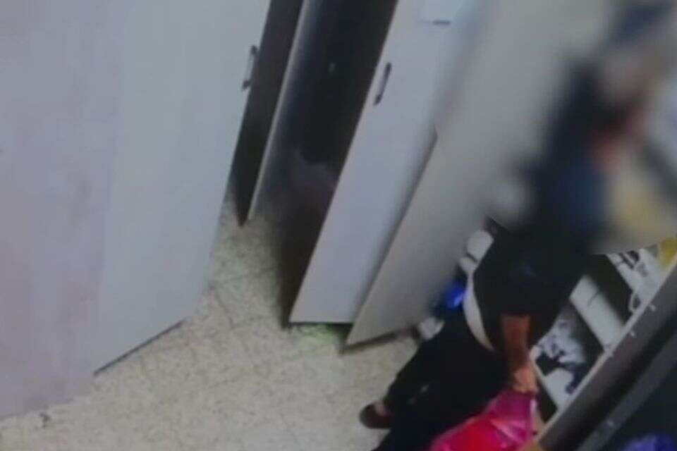 פרץ לעמותה חרדית והטיל את מימיו בחדר , דוברות המשטרה