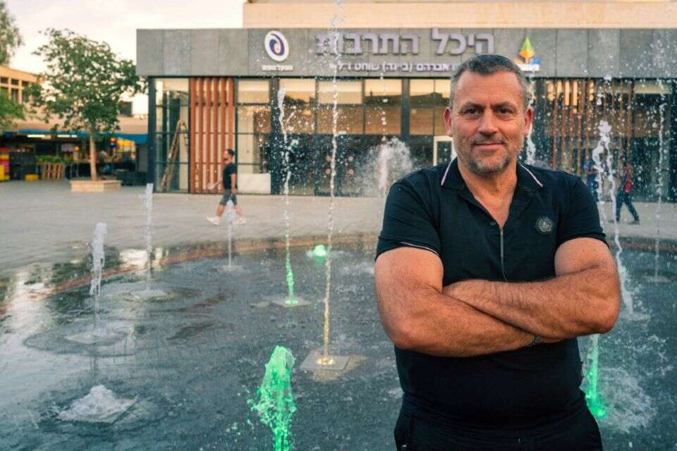 "אם רוצים - יש פתרונות". ראש העיר ערד יאיר מעיין , דויד פרץ