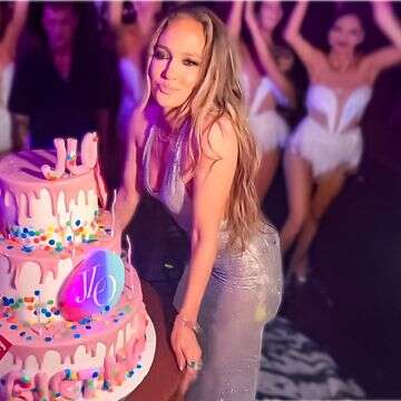 חגיגה באנטליה: ג'ניפר לופז ועוגת יום ההולדת