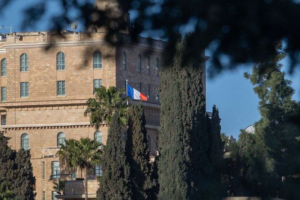 הקונסוליה הצרפתית בירושלים , אורן בן חקון