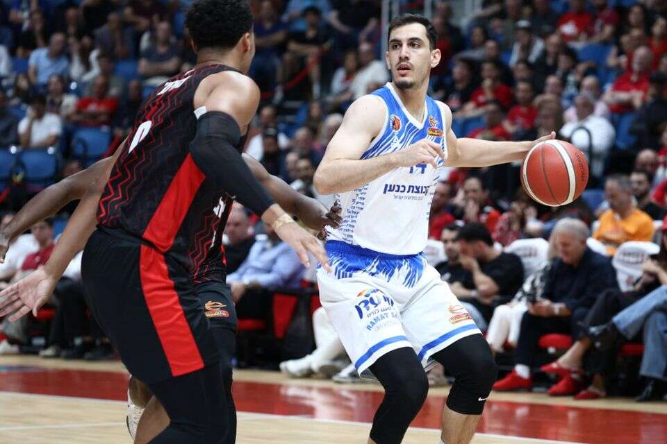 נועם דוברת , דני מרון