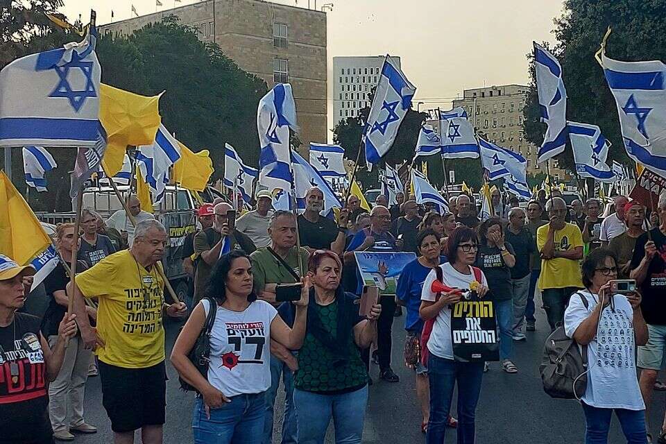 שיירת המחאה מגיעה לכנסת , ללא