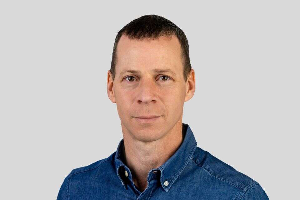 עמית סגל חושף: בנט ולפיד סיכמו על 12 שריונים ב-29 מקומות; איזנקוט בחוץ — image 1