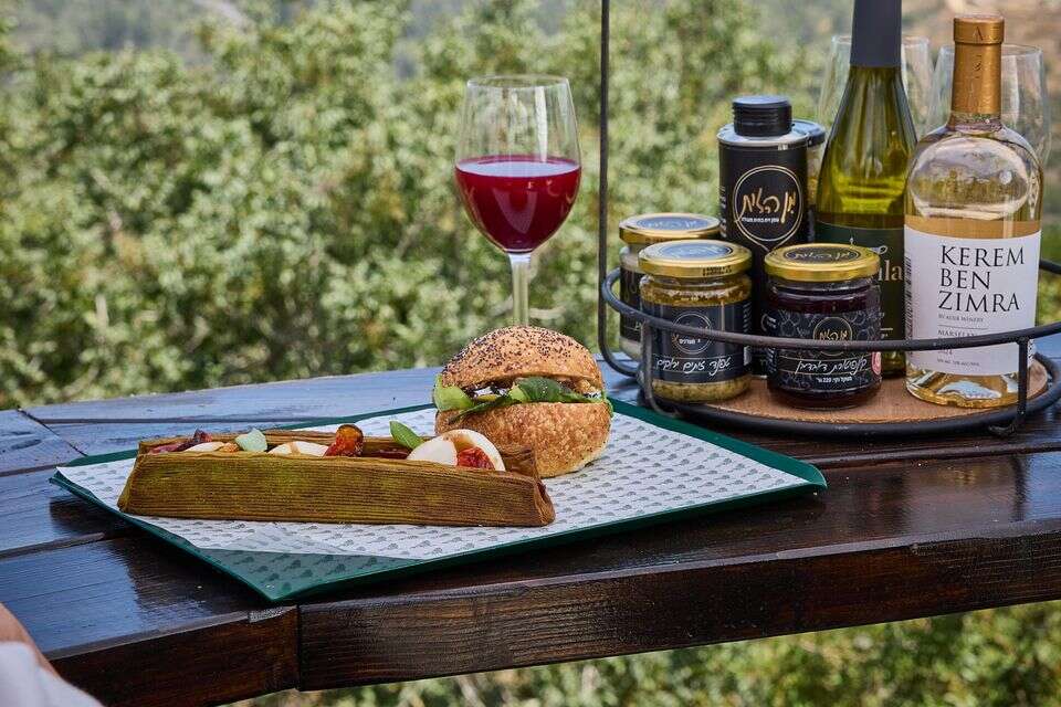 קפה סטף מול הנוף המשגע , יהונתן בן חיים