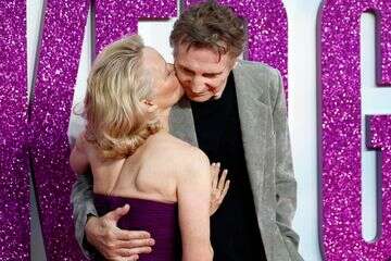 פמלה אנדרסון וליאם ניסן ביחד