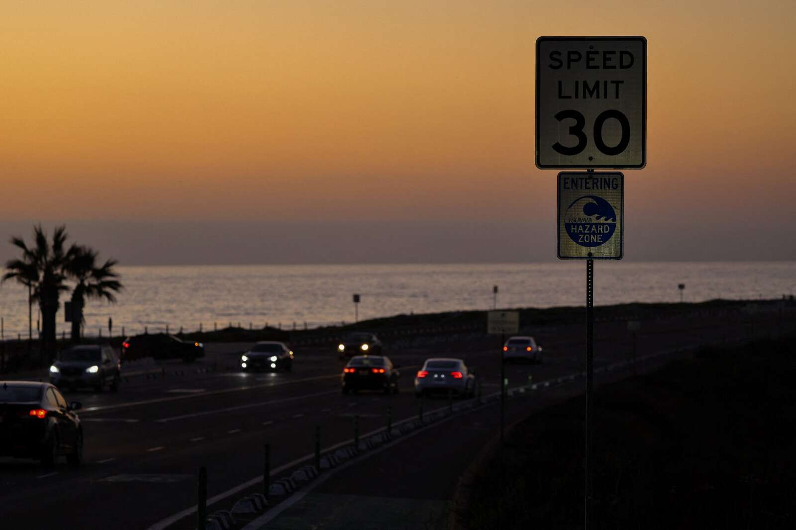 אזהרת צונאמי בקליפורניה , רויטרס