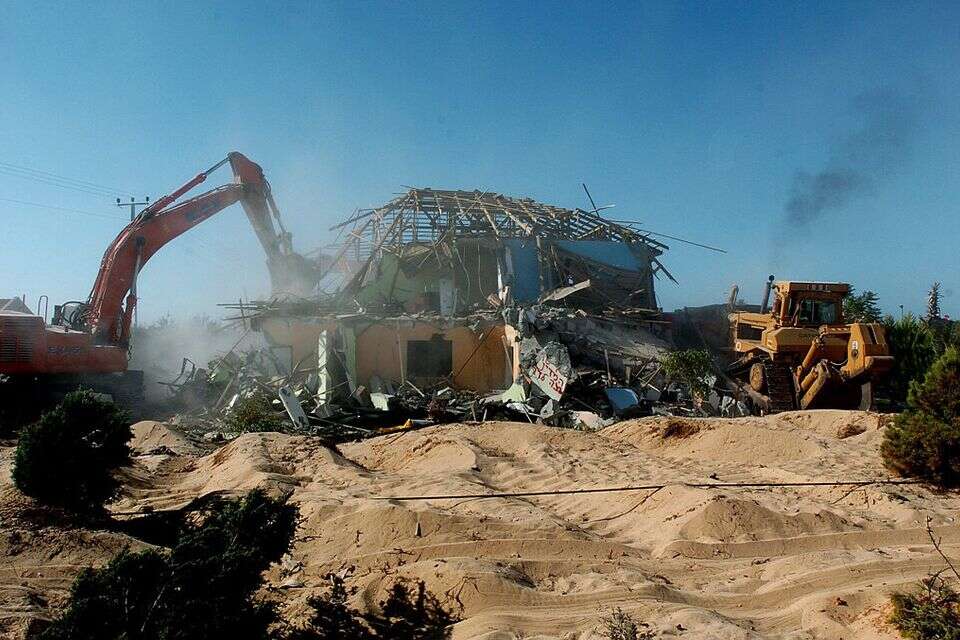 דחפורים הורסים את היישוב פאת שדה בגוש קטיף , דודו גרינשפן