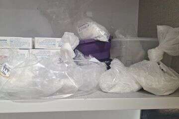 החומר שנתפס בדירה , דוברות המשטרה