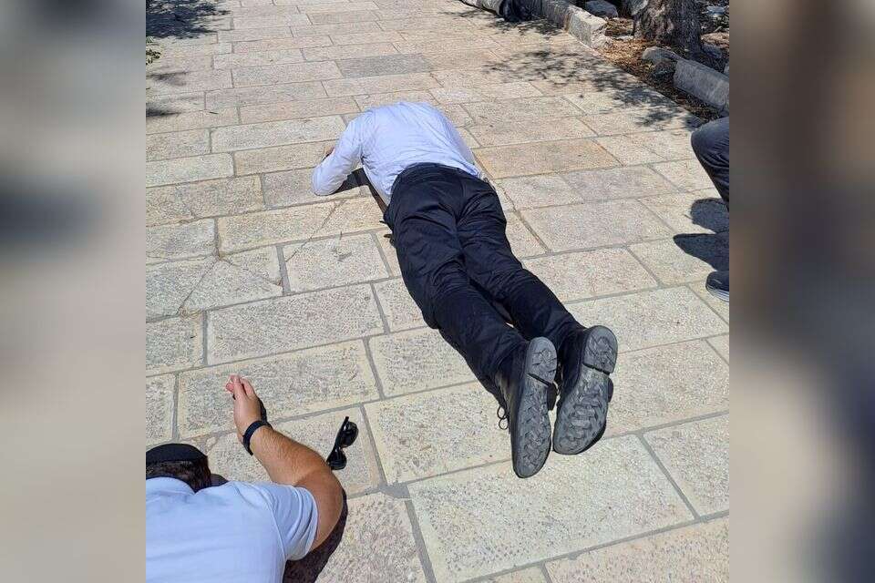 חבר הכנסת אושר שקלים משתטח בהר הבית , מנהלת הר הבית