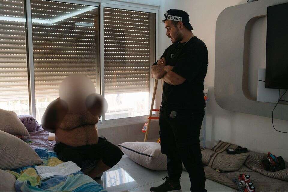 2 חשודים, תושבי מרכז וצפון הארץ, נעצרו בחשד לניהול ומעורבות ברשת שפעלה לסחור בנשים  , דוברות המשטרה