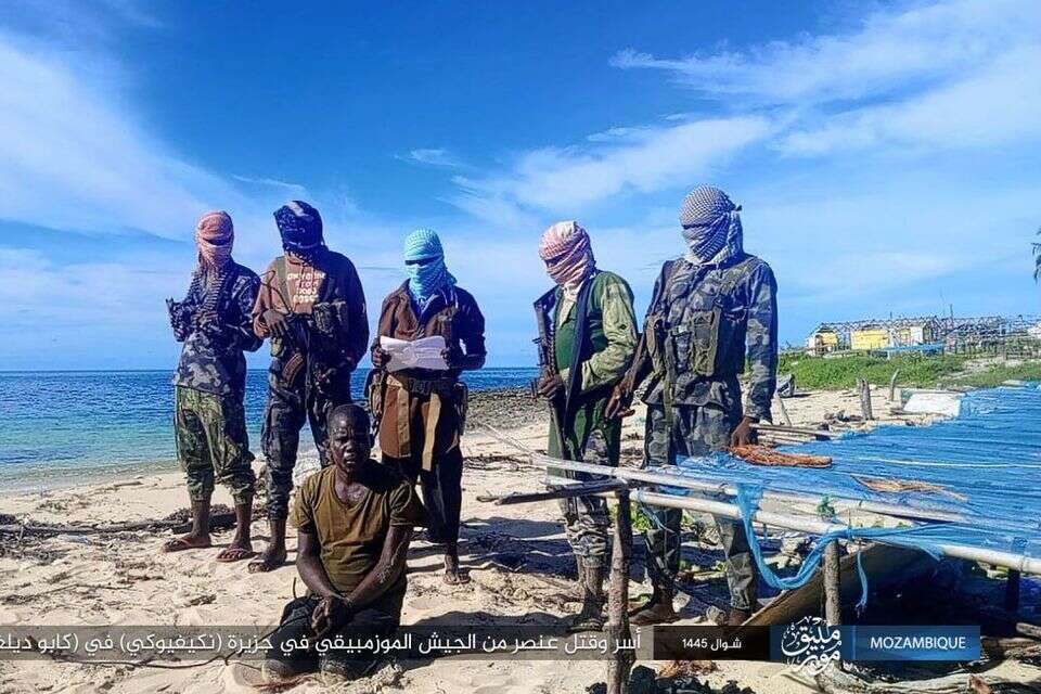 אנשי דאעש עם שבוי נוצרי במוזמביק , רשתות חברתיות
