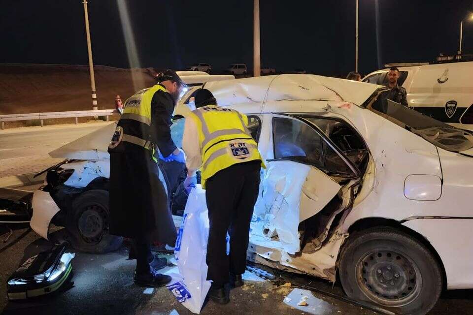 תאונה קטלנית בצומת תל ערד: אב נהרג ובנו התינוק במצב קשה
, דוברות מד"א