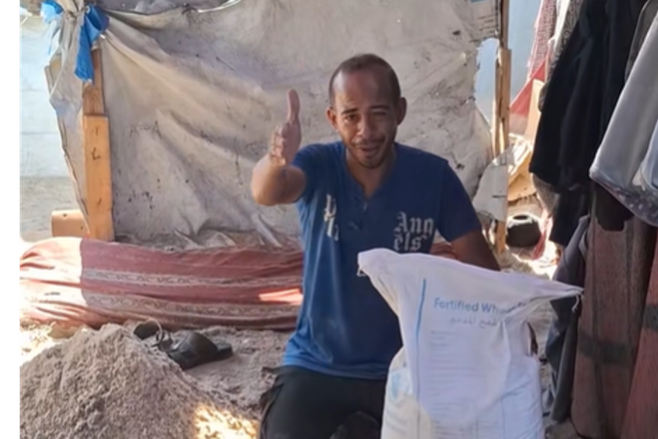 ברבח באחד מסרטוני הטיקטוק שלו , עמוד הטיקטוק של ברבח