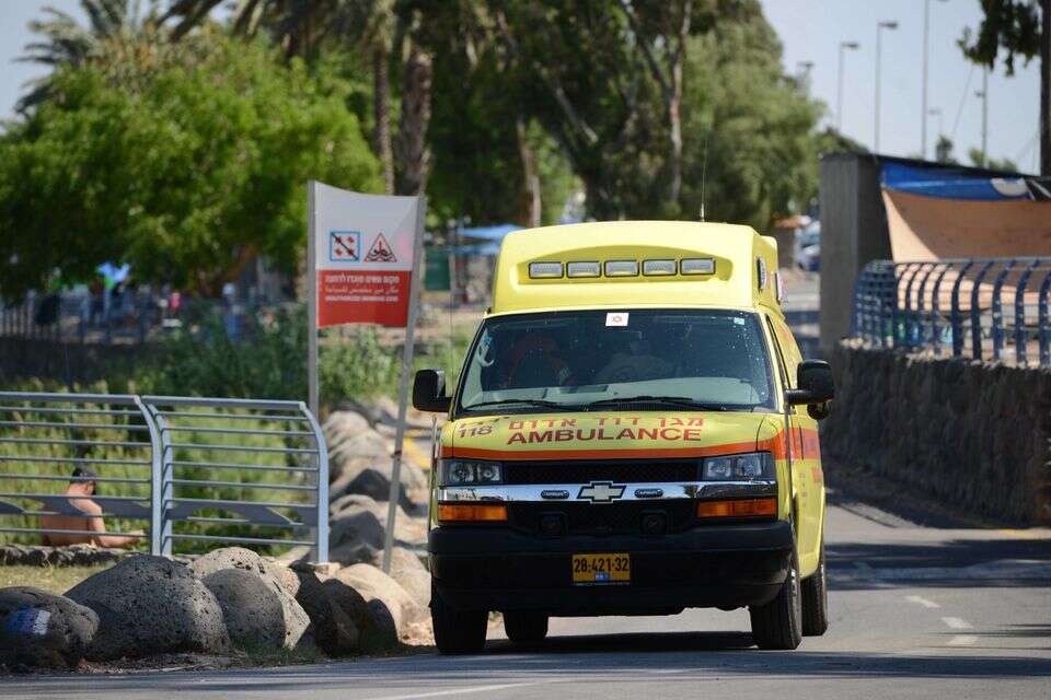 אמבולנס בכנרת , גיל אליהו/ג'יני