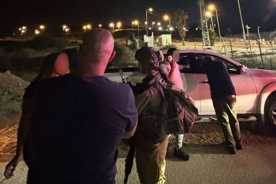 2 צעירות חולצו מהשוק בקלקיליה , המנהל האזרחי