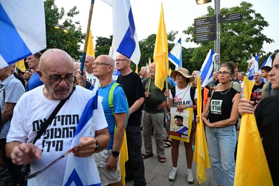 מחאת הטייסים מול לשכת שר הביטחון , יוסי זליגר