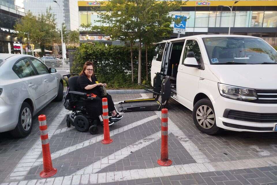 ״לא ׳סתם רכב עם רמפה׳״: אישה בכיסא גלגלים חושפת - כל מה שלא ידענו על רכב מונגש , ליאת מסינג