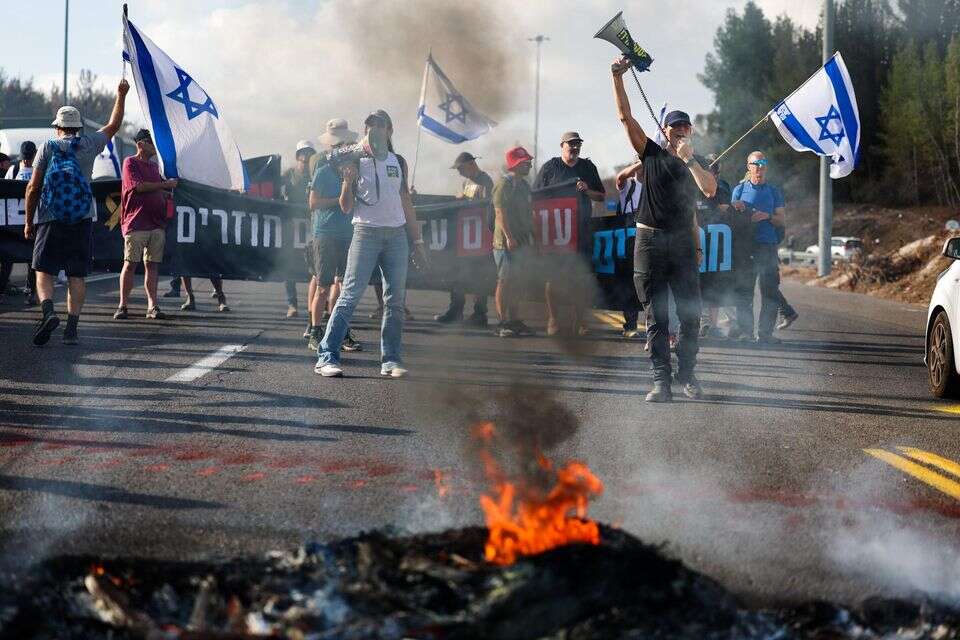חסימות במחלף לטרון , אורן בן חקון