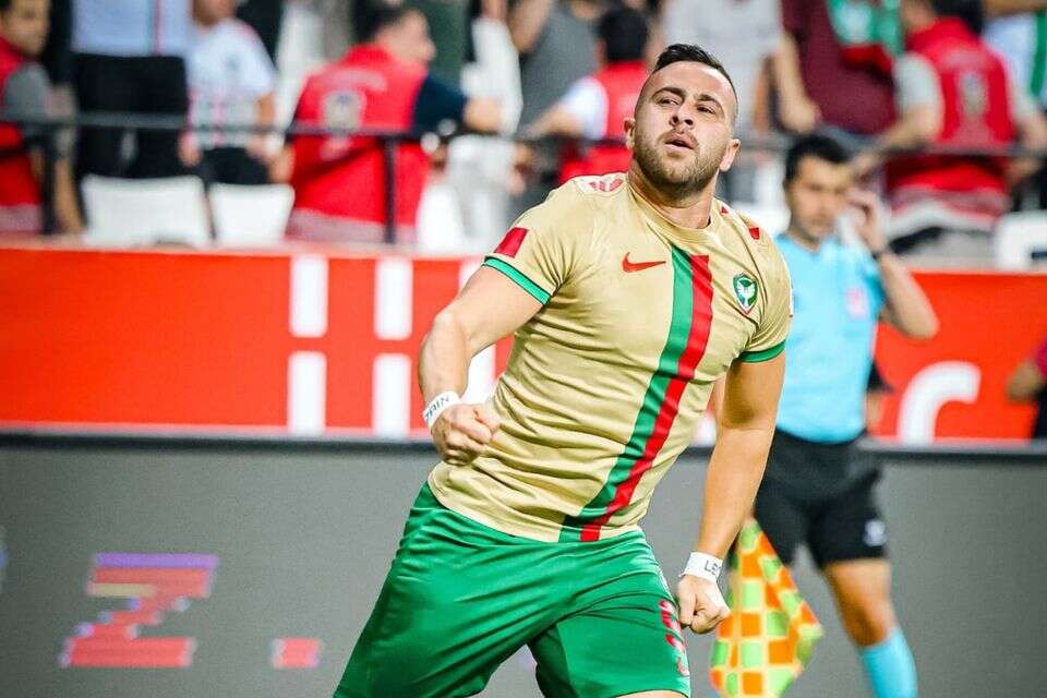 דיא סבע במדי אמדספור. יישאר בטורקיה? , אמדספור