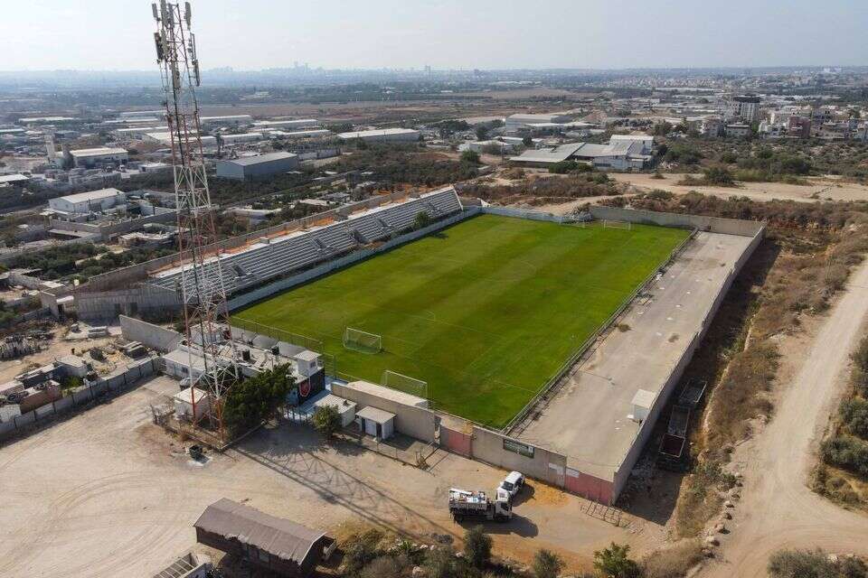 האצטדיון שנבנה בכפר קאסם , לירון מולדובן