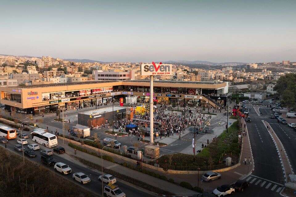 מרכז מסחרי טמרה , מאיר אדרי